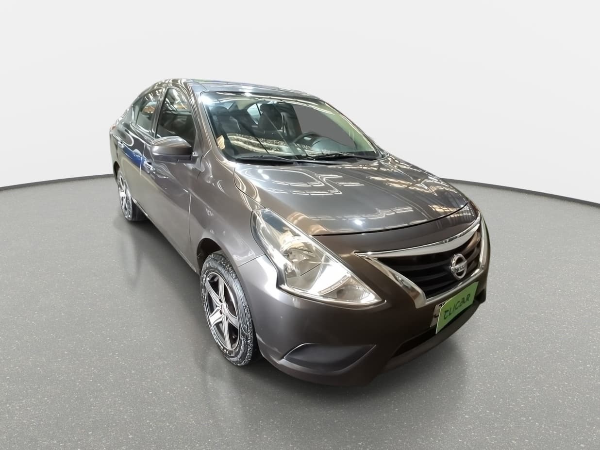 Automovil Nissan Versa